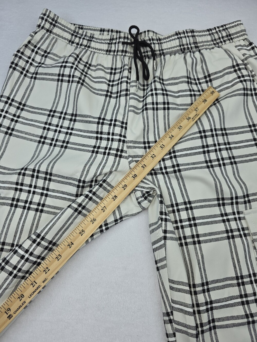 Shein Manfinity Men's White Plaid Cargo Joggers with Black Grid Size XXL B-3958 - Picture 3 of 10